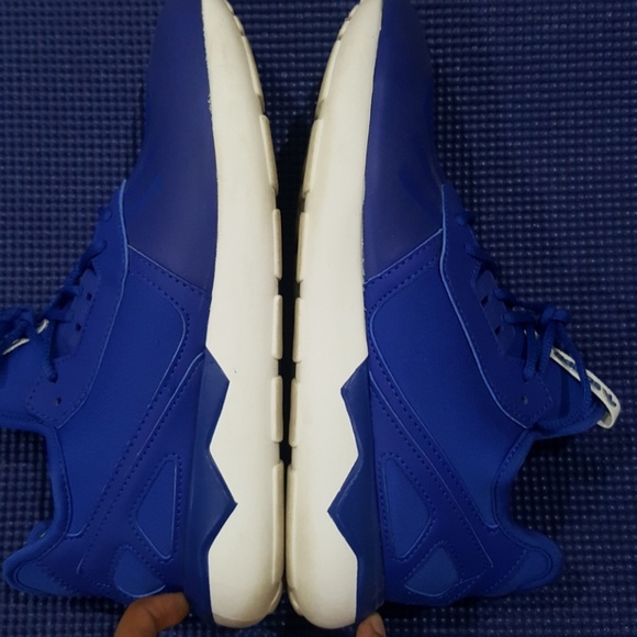 ⛔SOLD⛔ Unisex Adidas Tubular Shoes - Picture 3 of 4